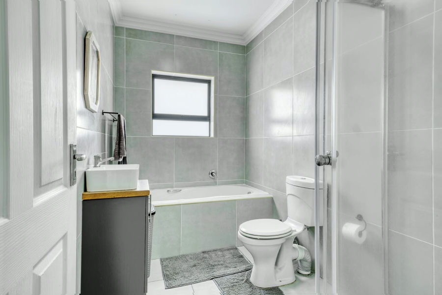 2 Bedroom Property for Sale in Fountains Estate Eastern Cape